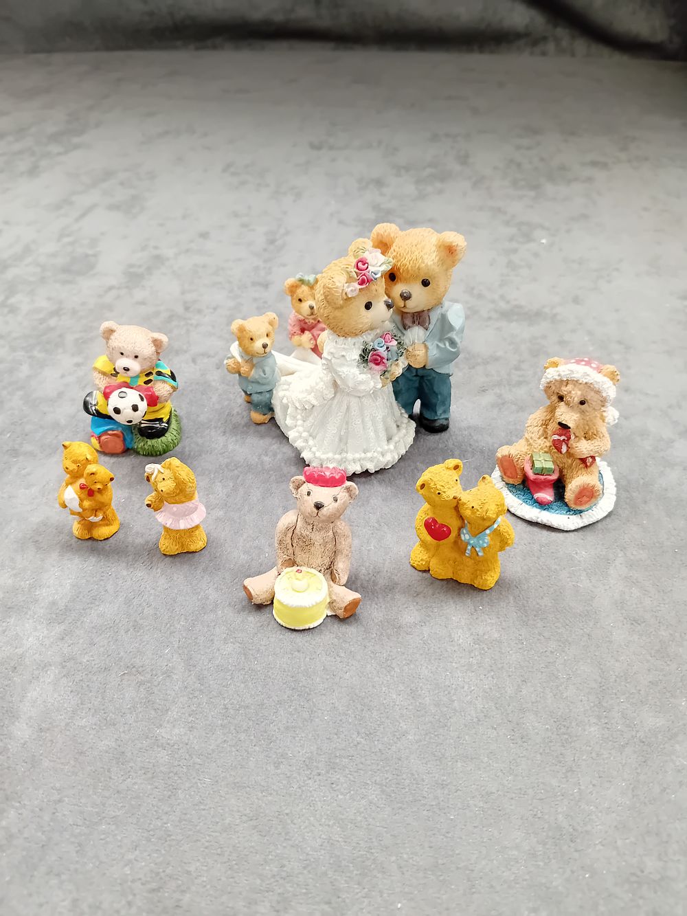 Lot 391: Mixed lot of miniature porcelain bears as pictured