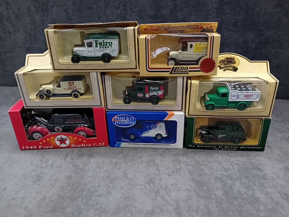 Lot 362: Mixed lot of 8 die cast as pictured