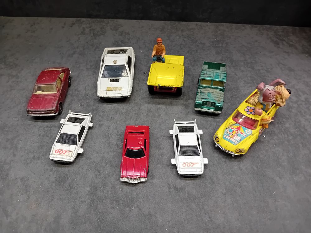 Lot 243: mixed lot of Corgi die casts as pictured