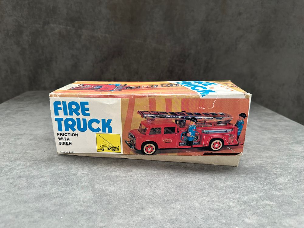 Lot 260: Tinplate toy from China - Vintage Tin plate Fire Truck - Rare toy Fire Truck