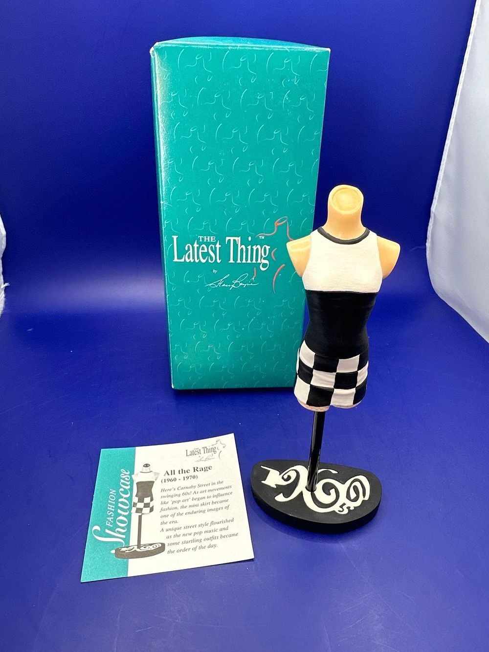 Lot 464: 12 x The Latest Thing fashion collectibles. Please...