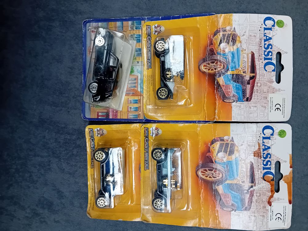 Lot 254: Mixed lot of 4 Die-cast as pictured 