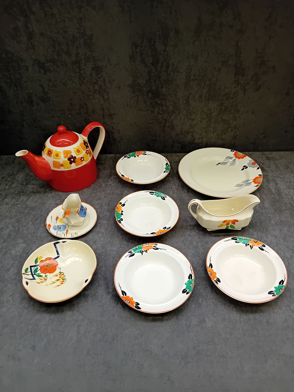 Lot 857:  Mixed Lot of Vintage Floral Ceramic Tableware Including...