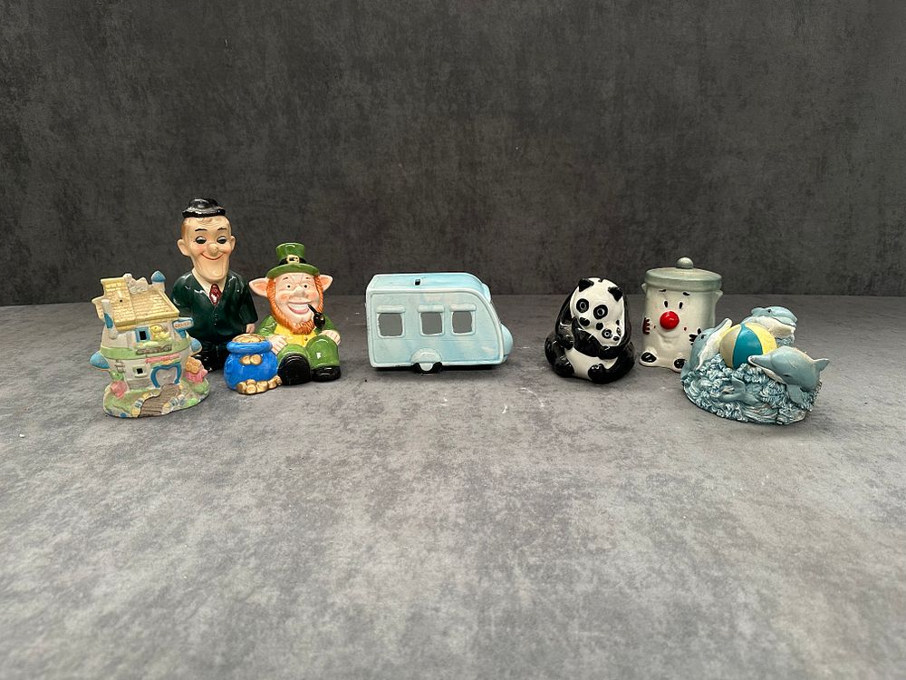 Lot 1048: Mixed lot of Ceramic Money Boxes
