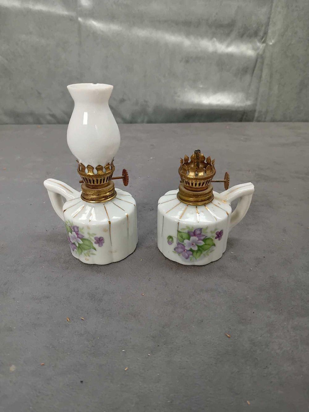 Lot 1000: 2 x Miniature China burners as pictured