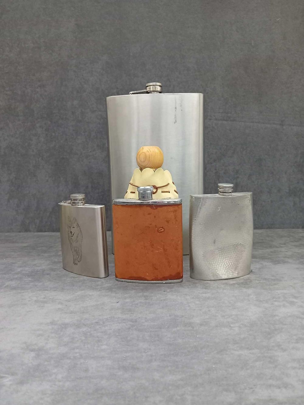 Lot 1036: Mixed lot of 5 hip flasks as pictured
