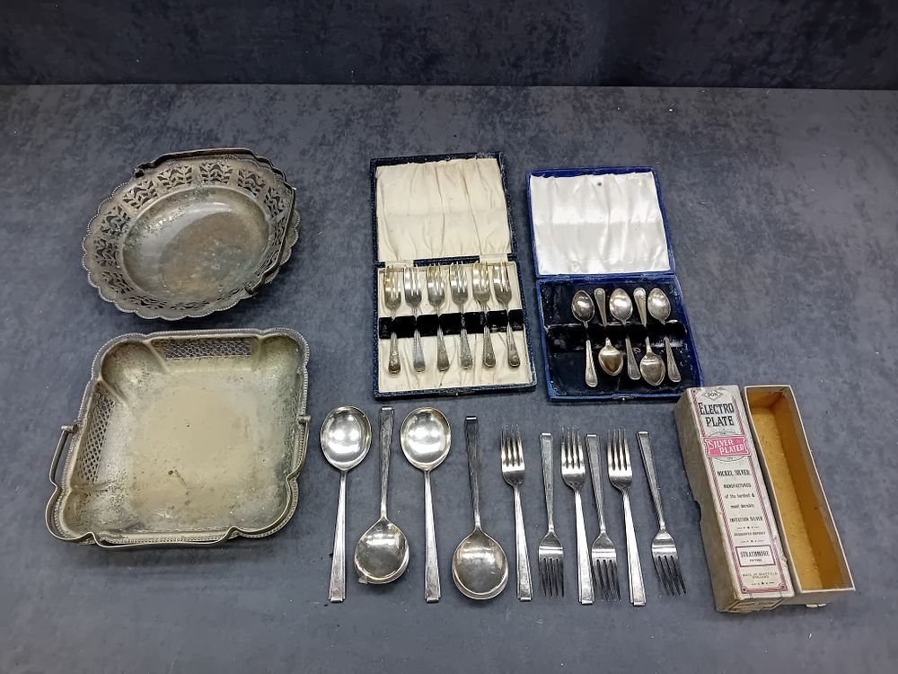 Lot 1103: Mixed lot of electro plated / silver plated...
