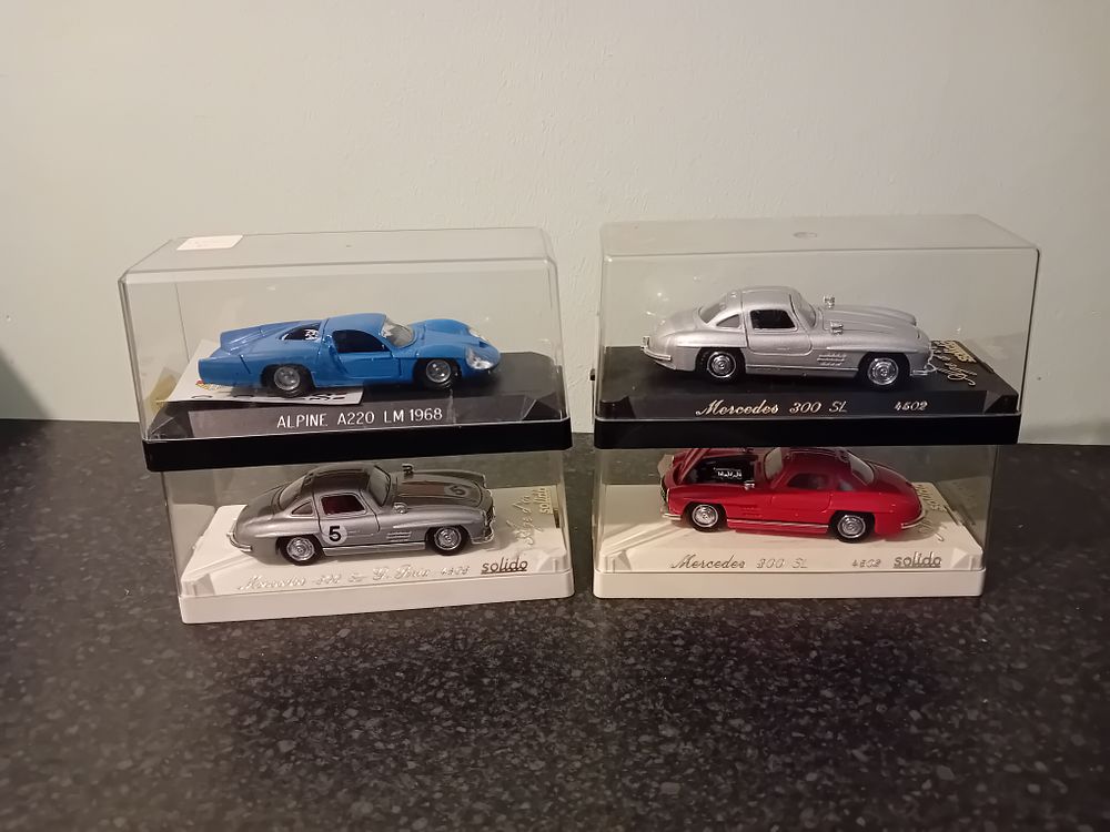 Lot 407: Lot of 4 Solido diecaste 2x Mercedes 300...