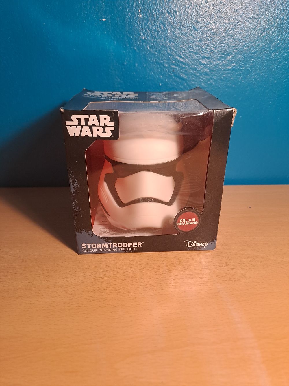 Lot 418: Star wars stormtrooper colour changing LED light