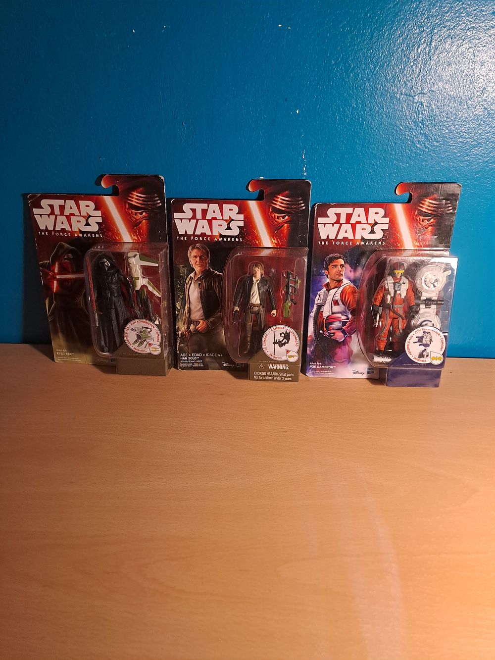 Lot 414: Starwars the force awakens containing 3 figures Kylo Ren, Han Solo and Poe Dameron