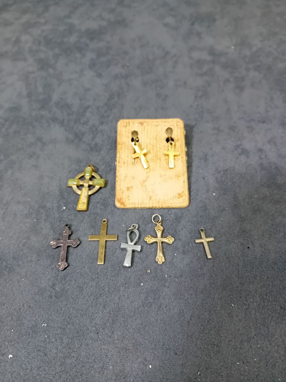 Lot 561: Mixed lot of Crucifix Pendants / Charms and...