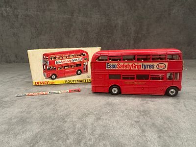 Dinky Toys Routemasters Bus #289 box and diecast in great condition. . Dinky Toys Routemasters 