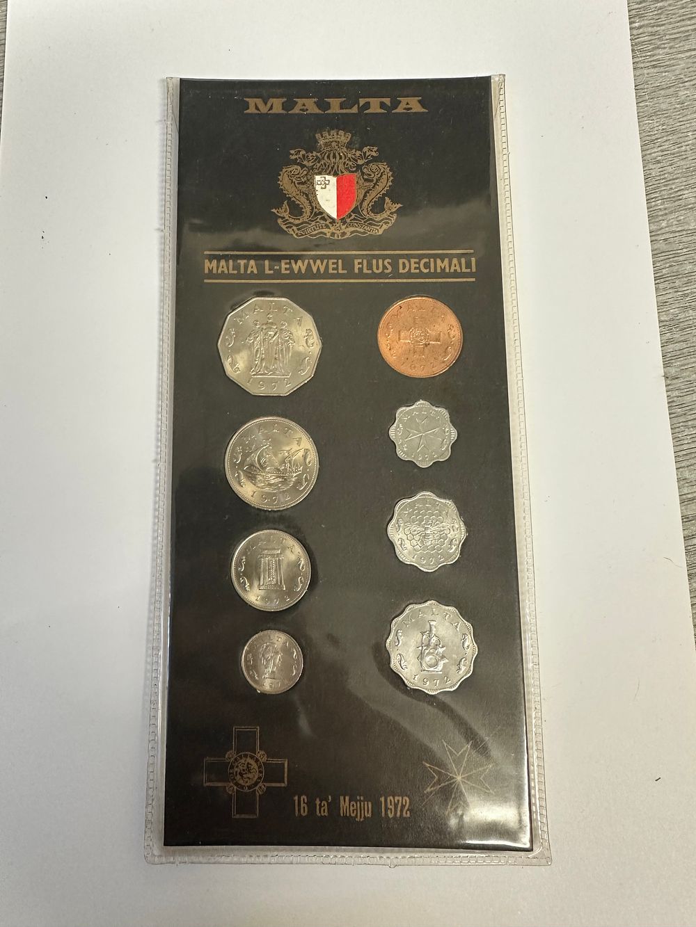 Lot 245: Malta 1972 coin set 