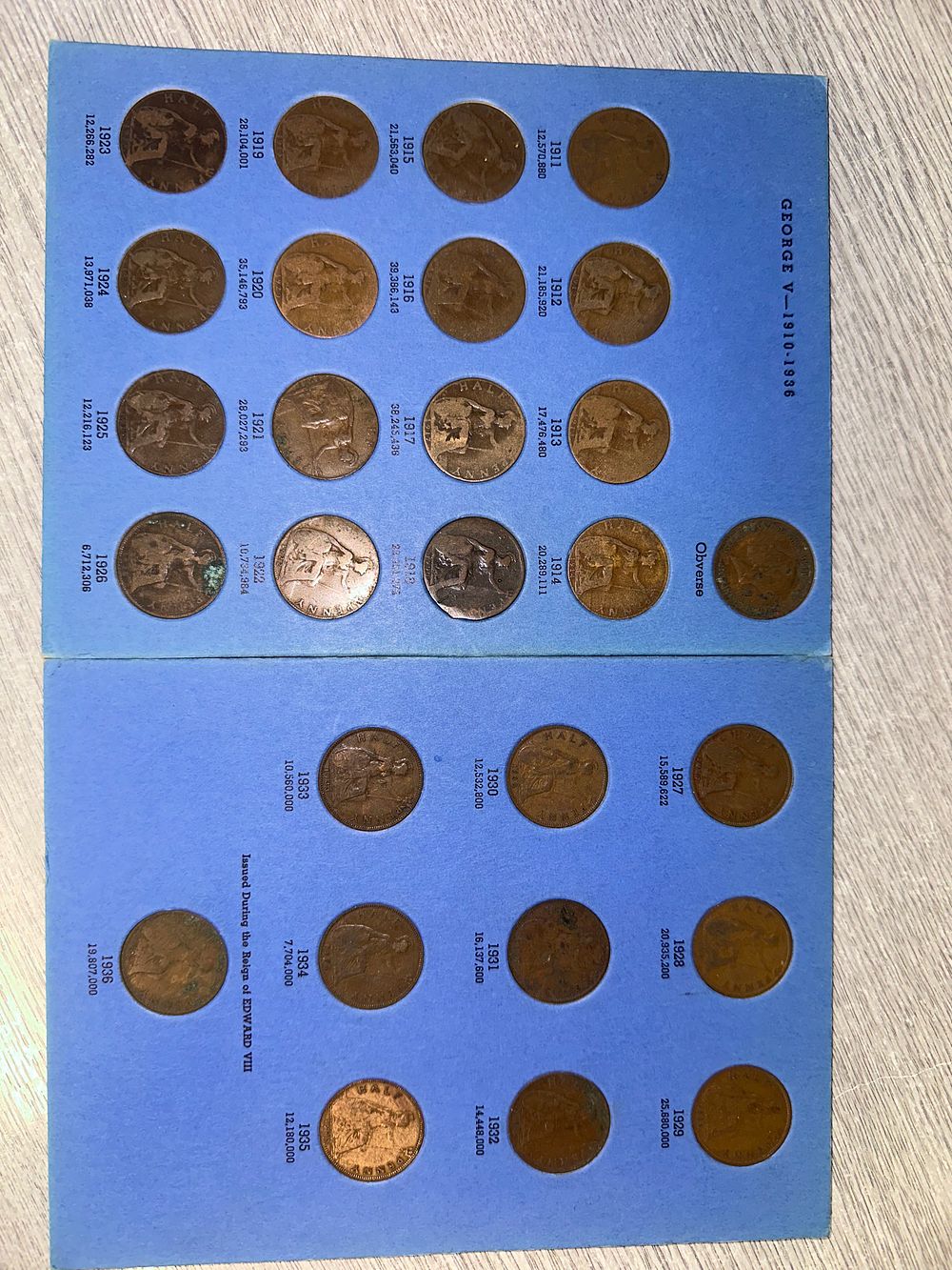Lot 240: King George V half pennies 1911-1936 set in...