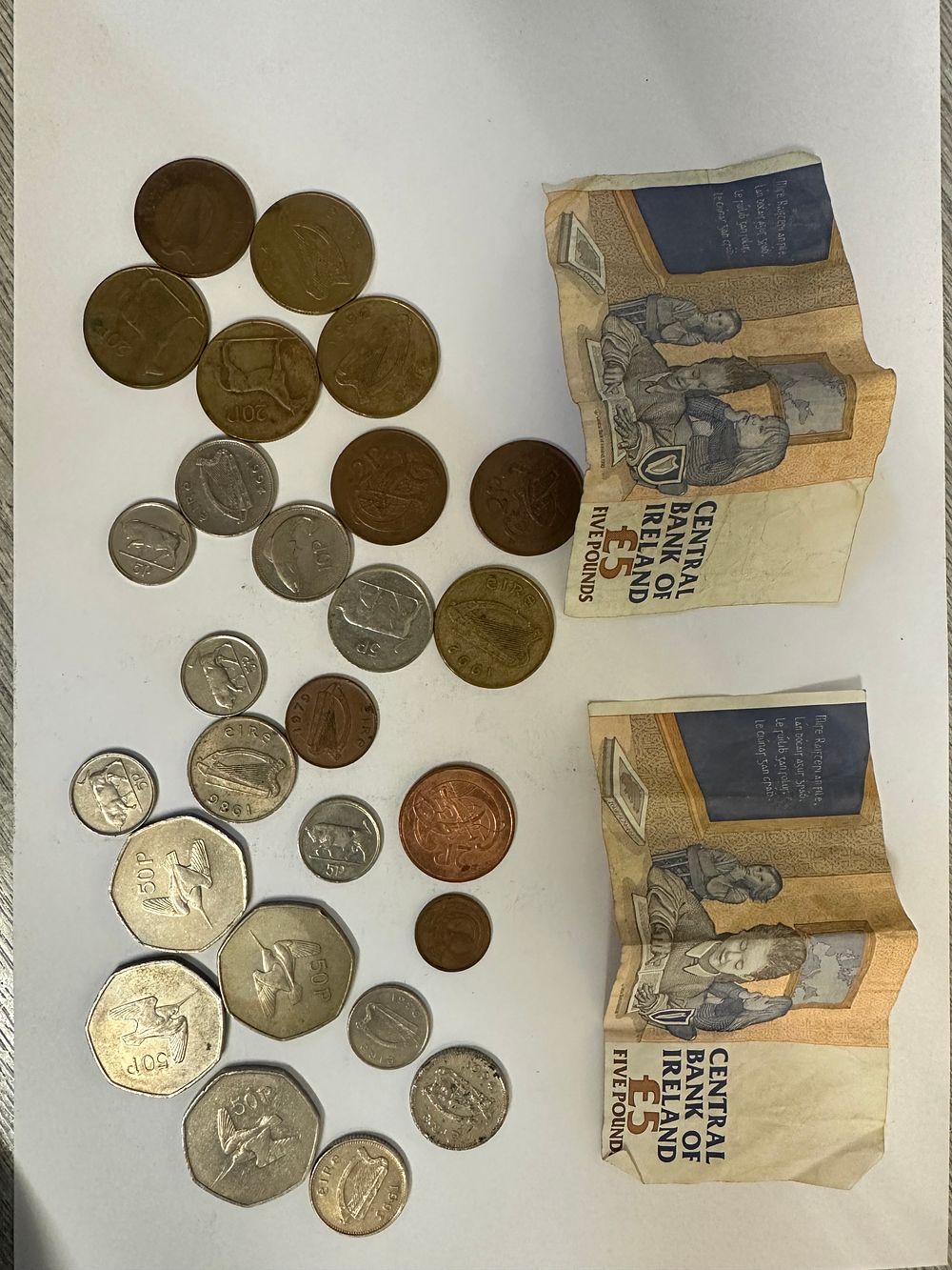Lot 246: Mixed lot of old Irish coins and notes 