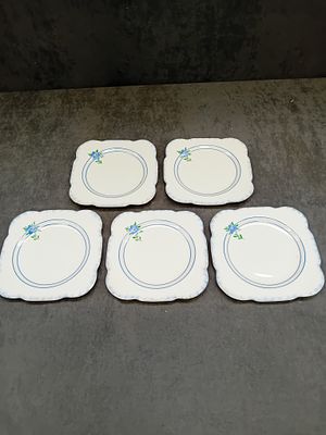 Windsor China Square Dessert Plates with Blue Floral Pattern (Set of 5) 
This lovely set of 
