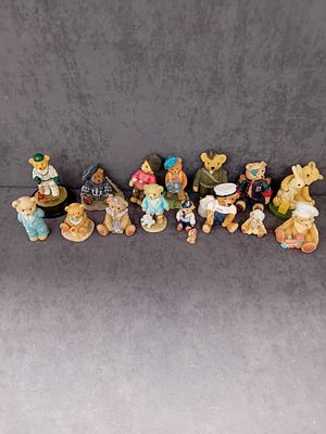 Mixed lot of ornamental bears including Cherished teddies, regency fine arts, boyds bears and 