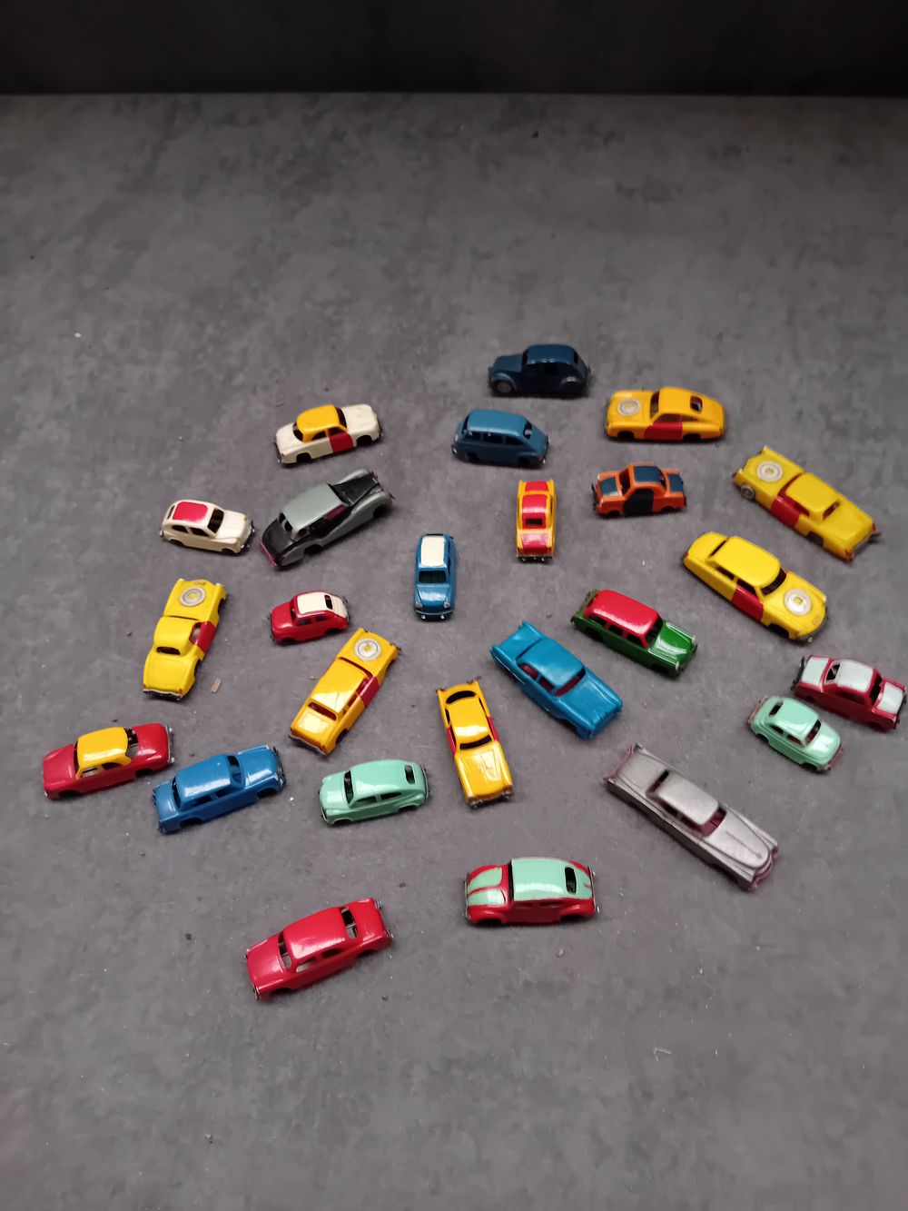 Lot 636: Mixed lot of systematic dep 1/77 scale there...