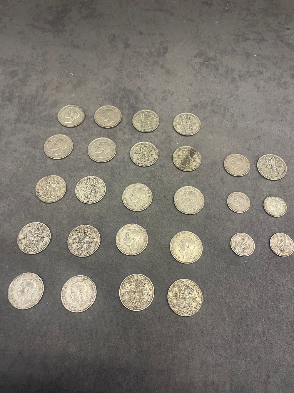 Lot 221: Mixed lot of king George IV coins containing...