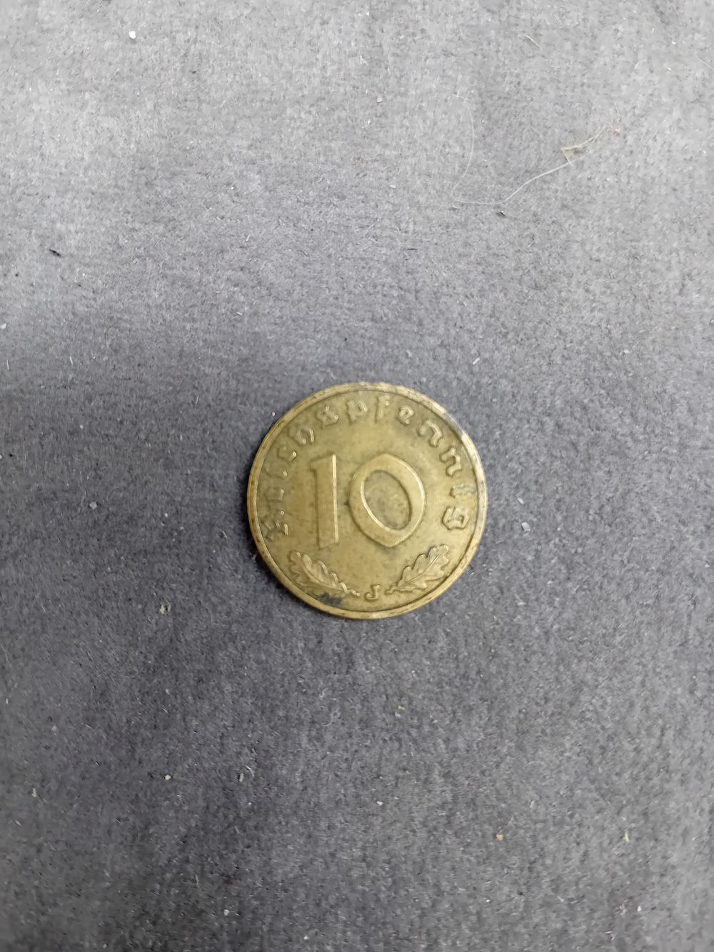 Lot 217: C1097 German One Reichspfennig 1937
