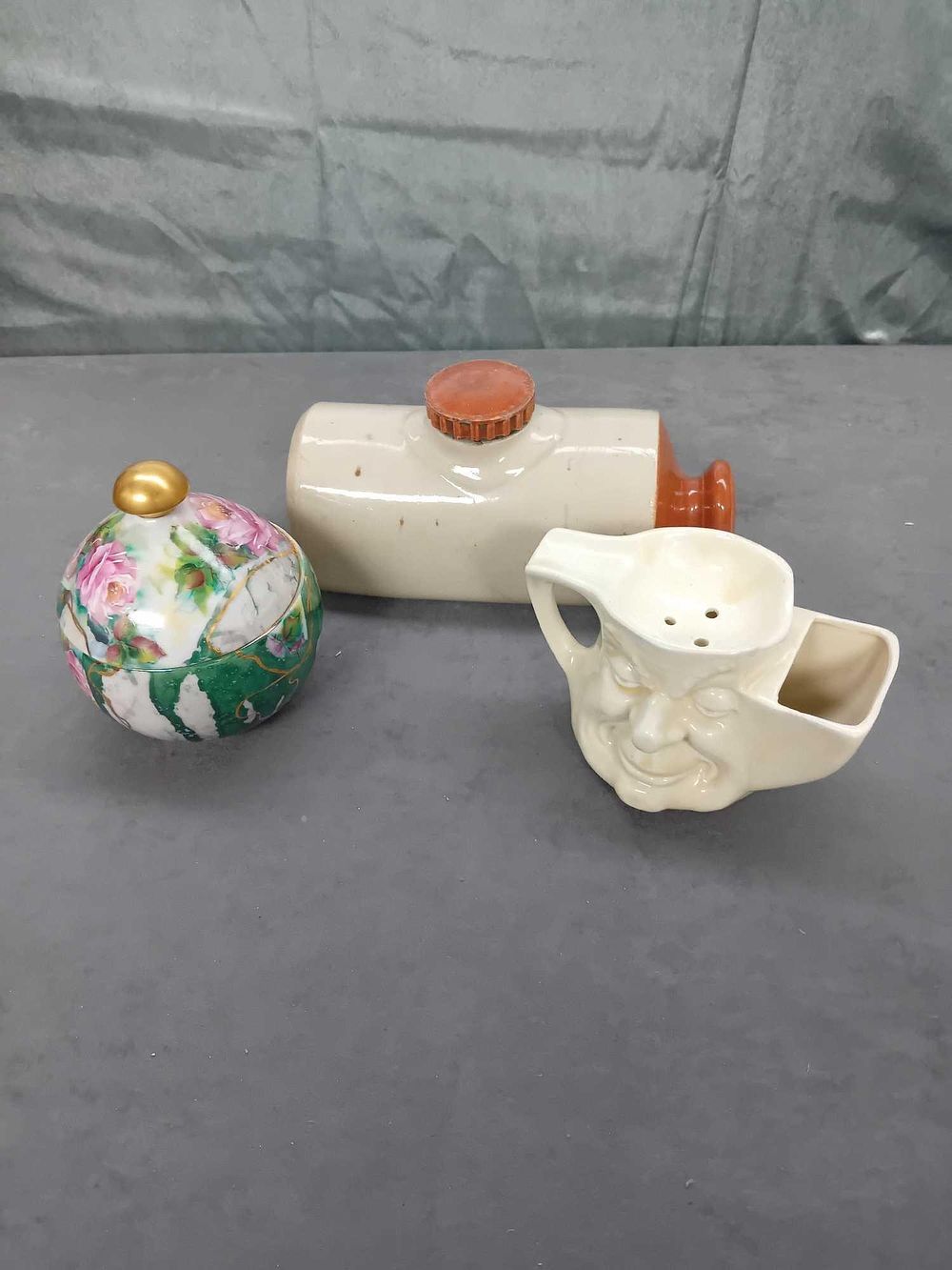 Lot 1076: 3 x China items as pictured