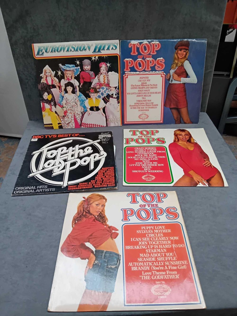 Lot 1008: 5 x top of the pops / eurovision...