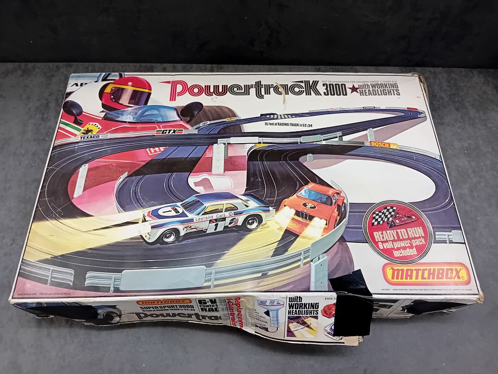 Lot 1106: Matchbox powertrack 3000 complete in original box some...