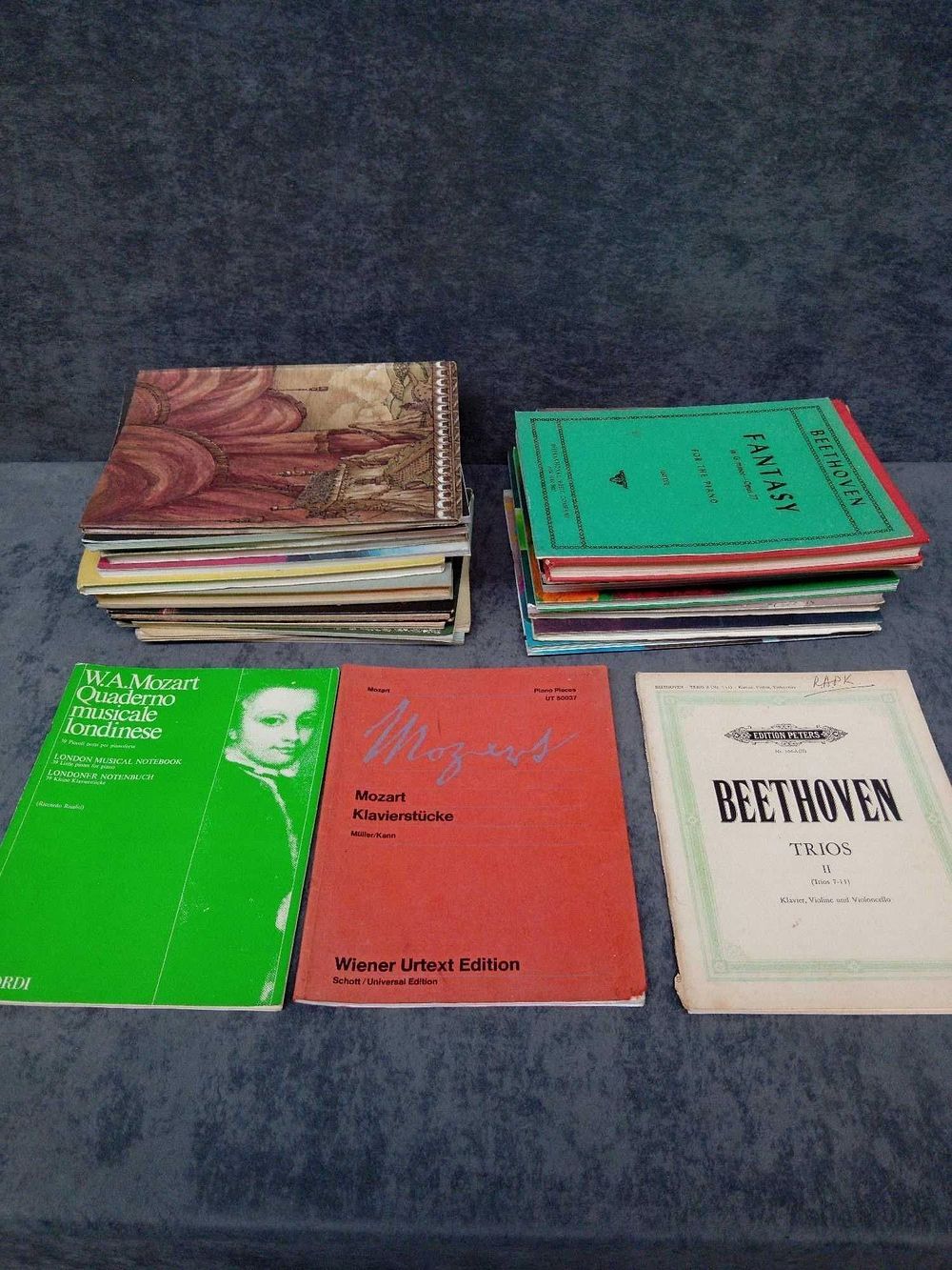 Lot 329: Mixed lot of music literature as pictured approximately...