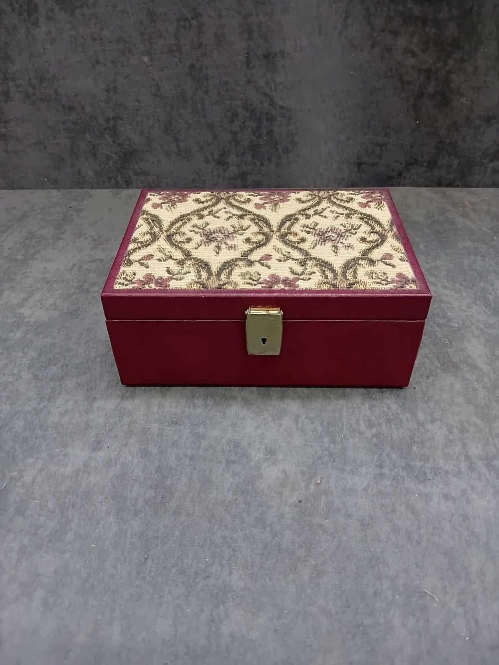 Lot 167: Vintage Tapestry-Lid Jewelry/Trinket Box