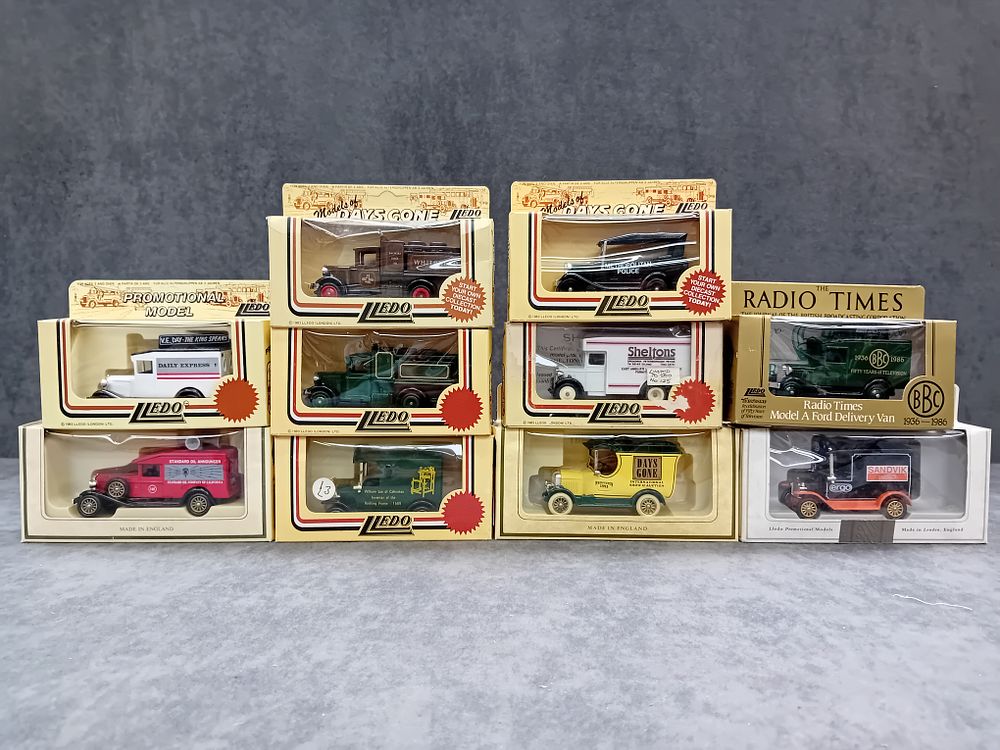 Lot 663: Mixed lot of 10 Lledo diecasts as pictured