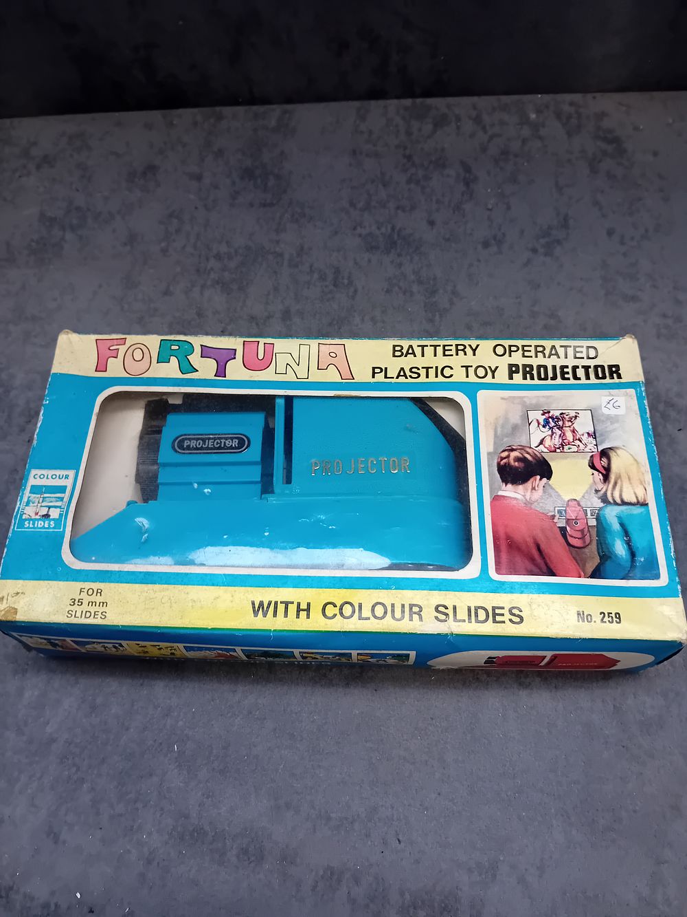 Lot 620: Fortuna battery operated plastic toy projector with colour...