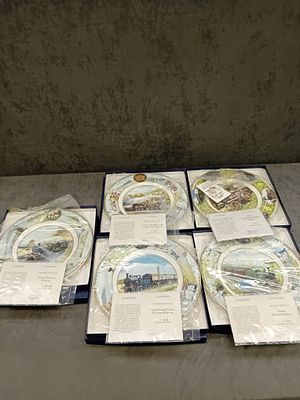 Mixed lot of 5 Coalport decorative plates 
Seaside Specials London Briton and South coast 