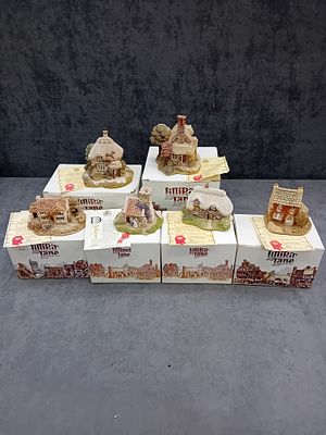 Mixed lot of 6 Lilliput Lane Miniatures all come in original box with certificate of 