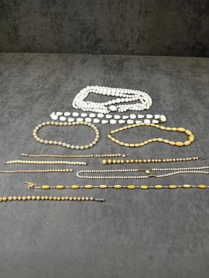 Mixed Lot of pearl effect Jewelry in light shades of cream and white as pictured.