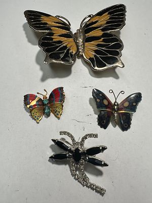 Mixed lot of ladies Butterfly brooches as pictured