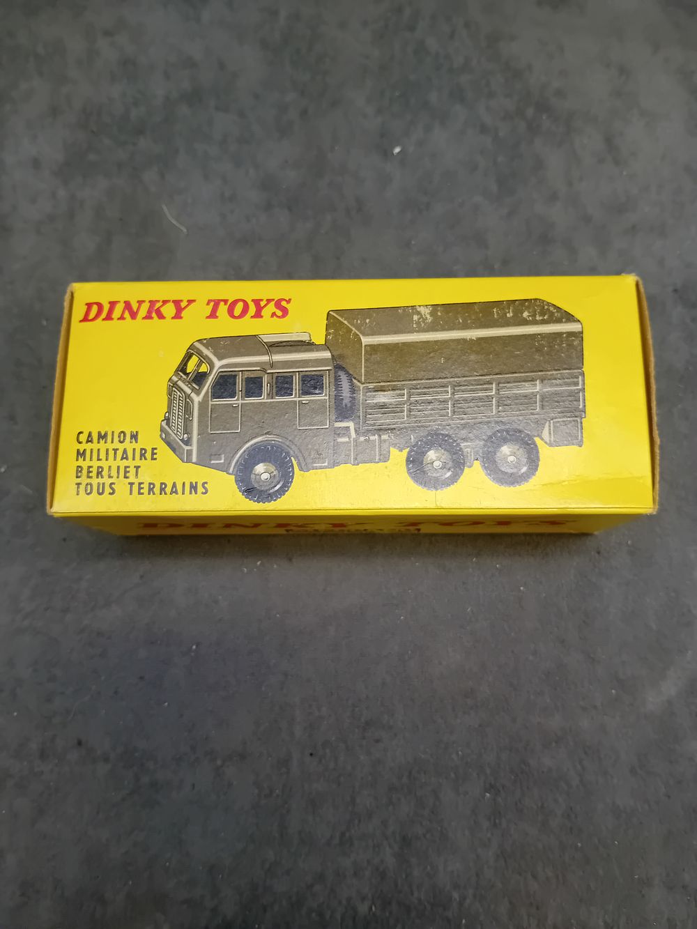 Lot 457: French Dinky 818 Camion Militaire Berliet Tous Terrains...