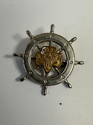 Vintage USA Mariner pin Badge