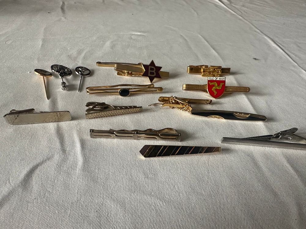 Lot 305: Mixed lot of Tie pins and clips as pictured.