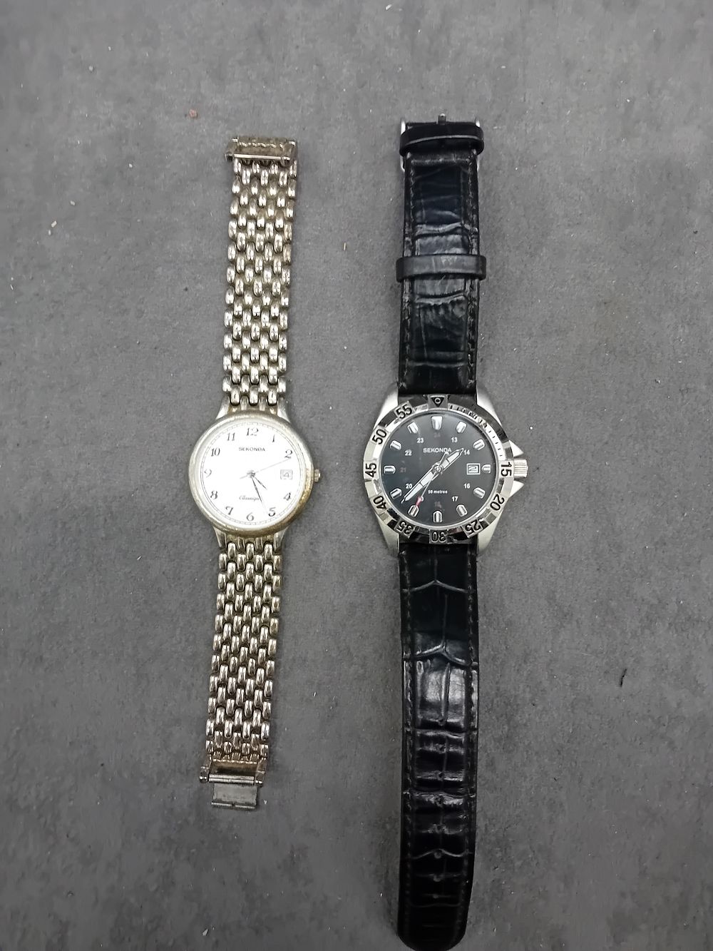 Lot 310: Lot of 2 Sekonda Watches as pictured  03403...