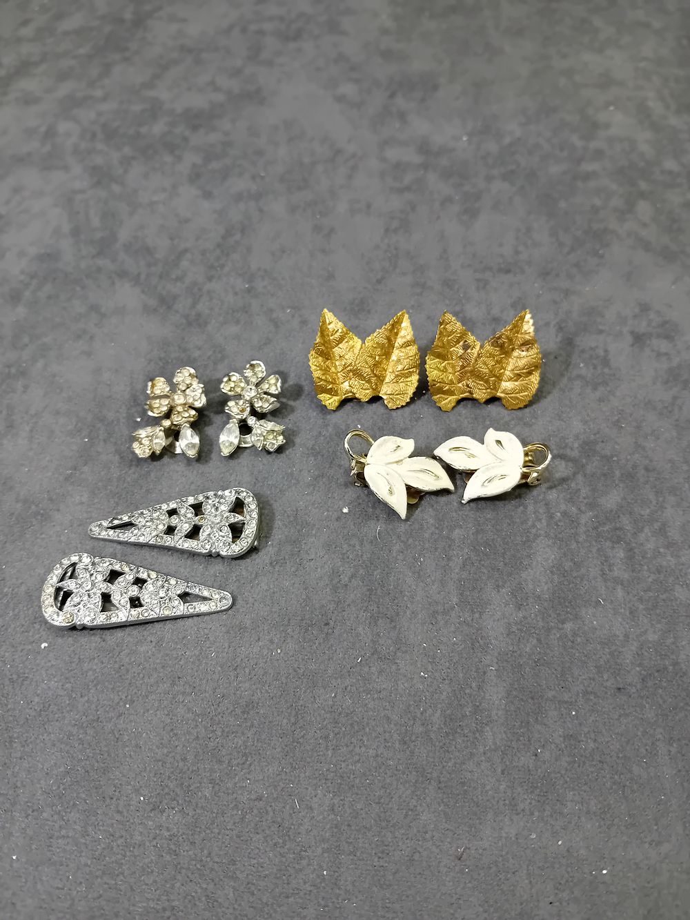 Lot 330: Mixed Lot of clip on ear rings and...