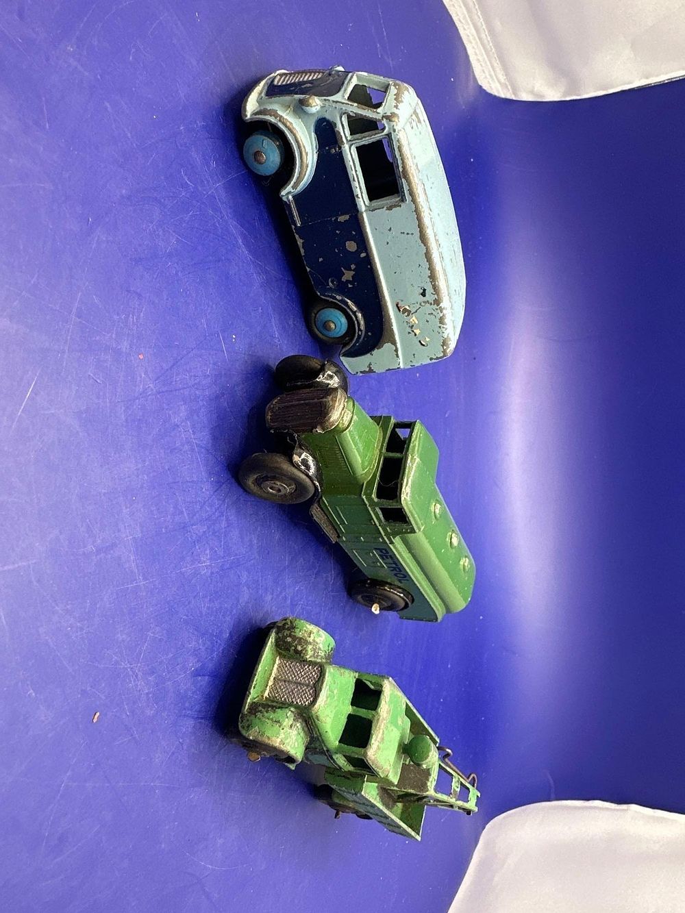 Lot 438: 3 x dinky toys trucks. One includes Morris...