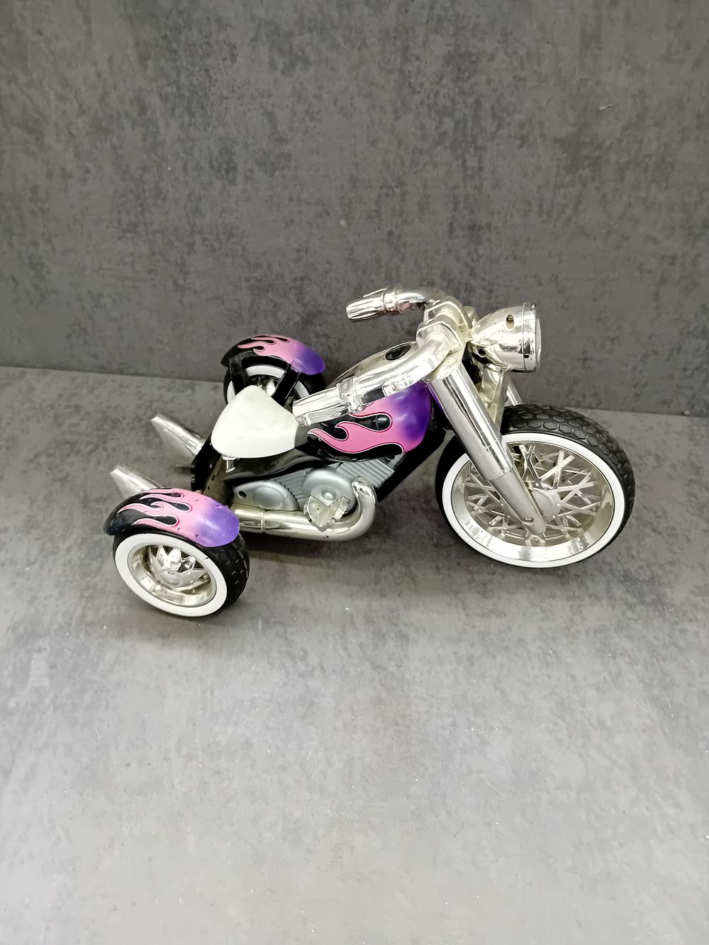 Lot 275: Bratz big babyz motorbike as pictured