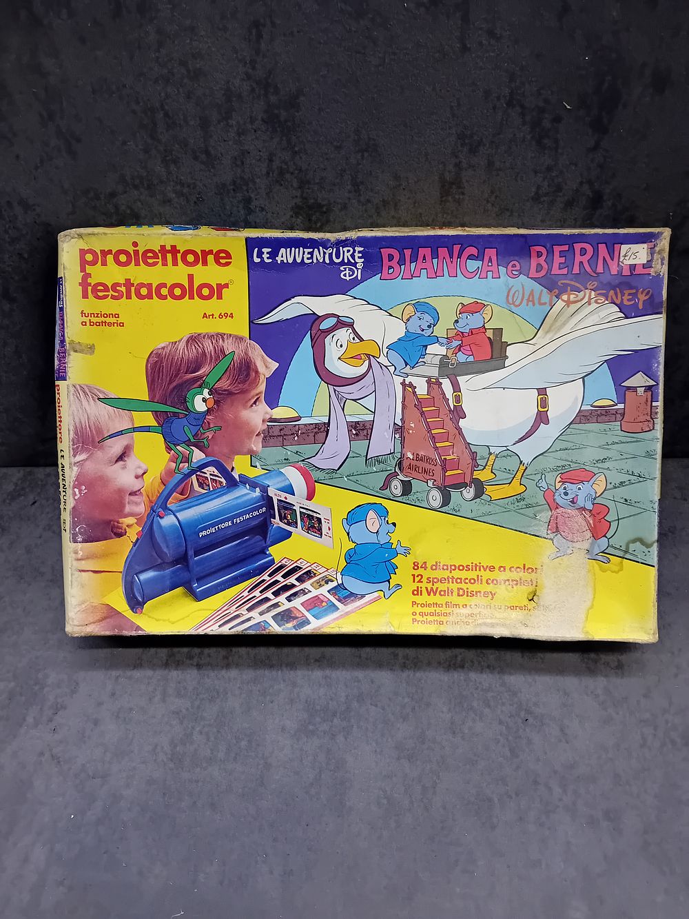Lot 552: Walt Disney Proiettore festacolor Projector Made in Italy...