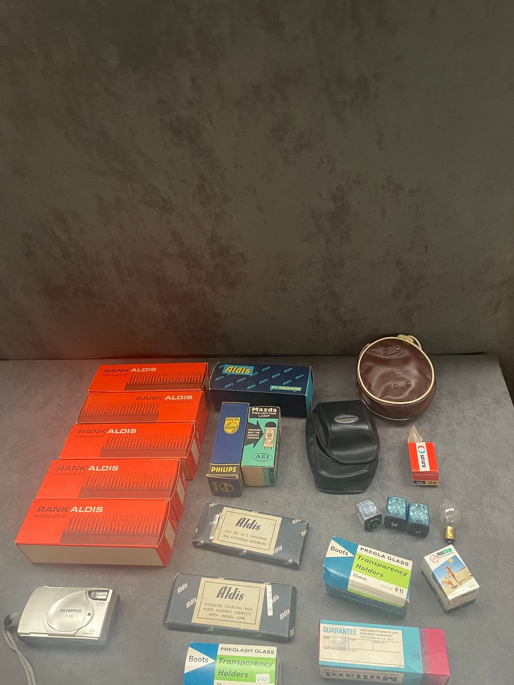 Lot 304: A bundle of clear equipment as pictured containing...