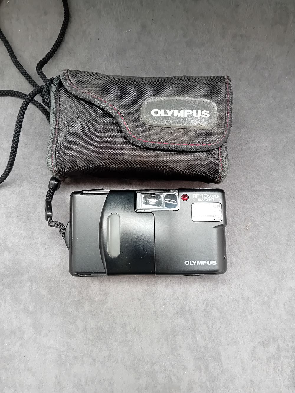 Lot 305: Olympus AF-10 super quartz date with case as...