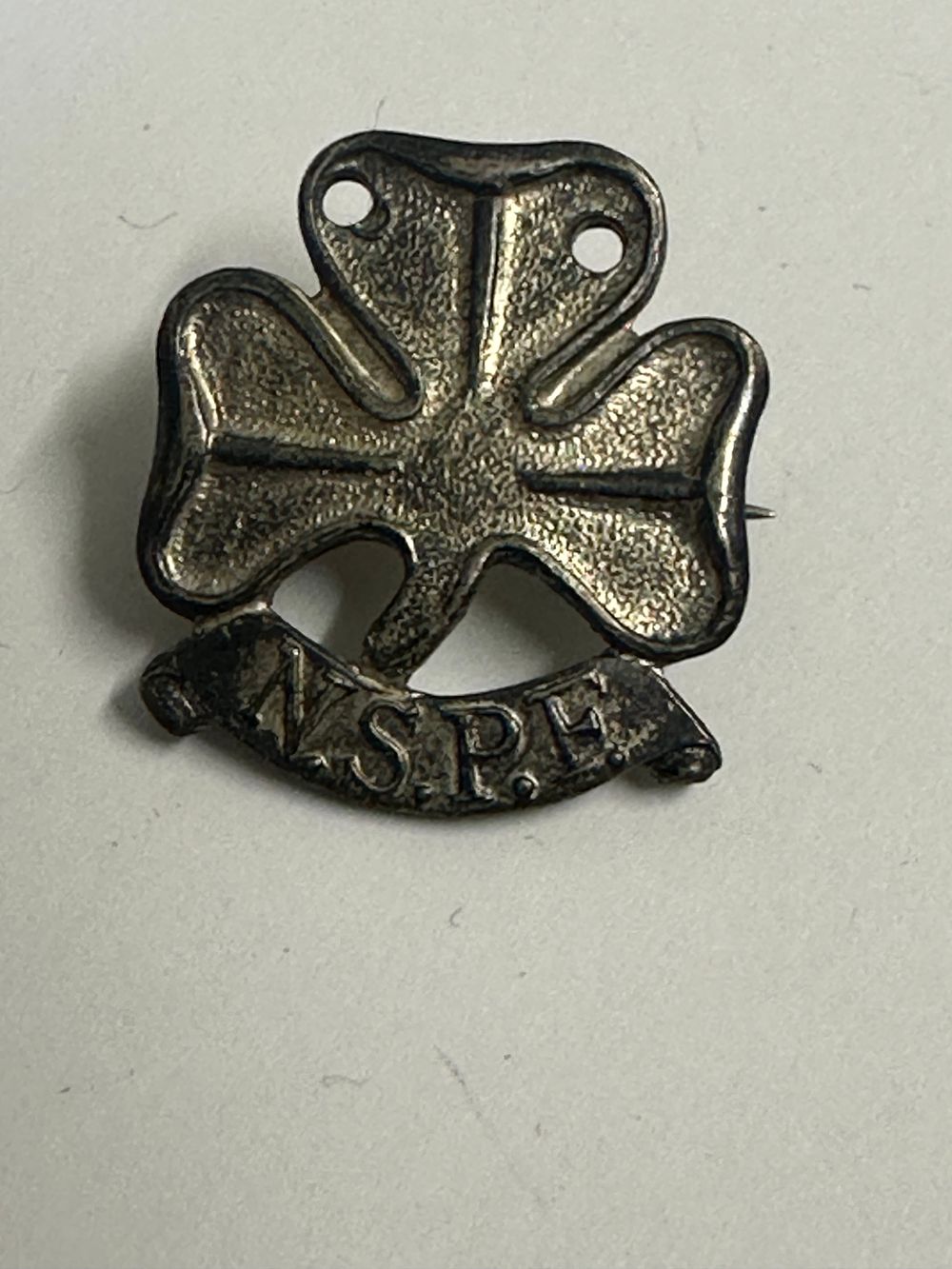 Lot 374: Vintage Norwegian YMCA girl guides 1950s badge