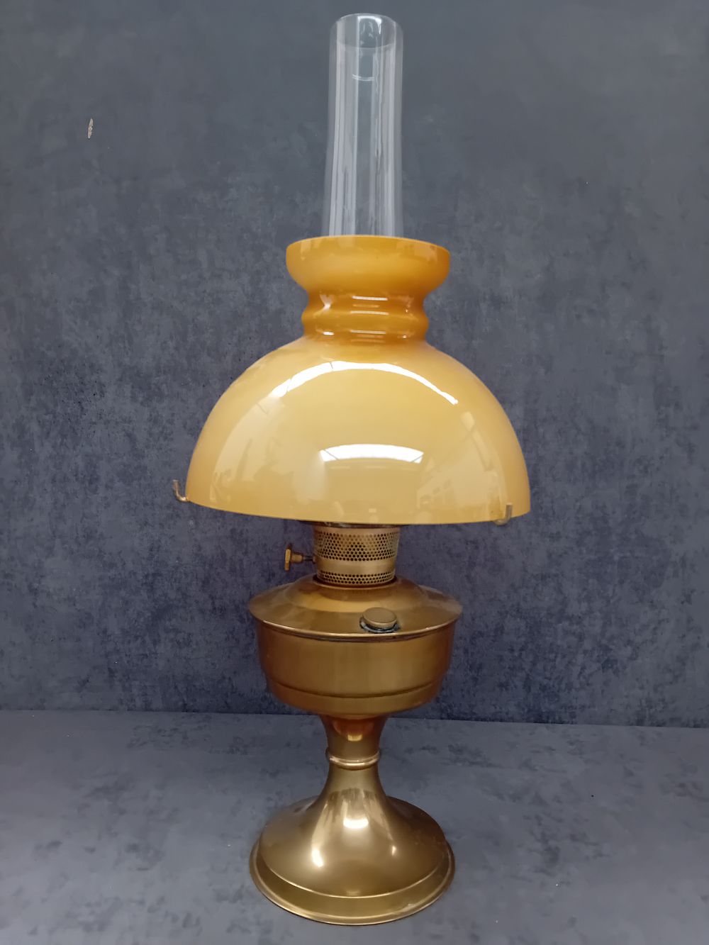 Lot 158: Glass and brass oil lamp as pictured