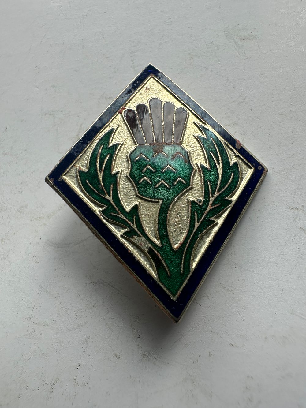 Lot 382: Original 1930s Scottish girl guide enamel badge