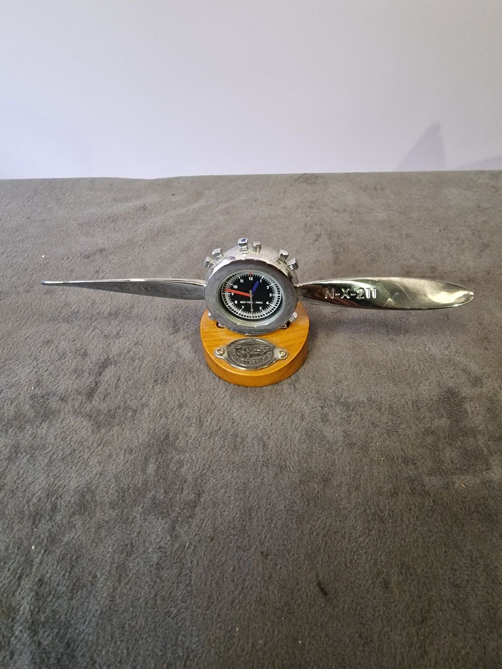 Lot 293: Spirit Of St. Louis Mini Propeller Clock N-X-211...