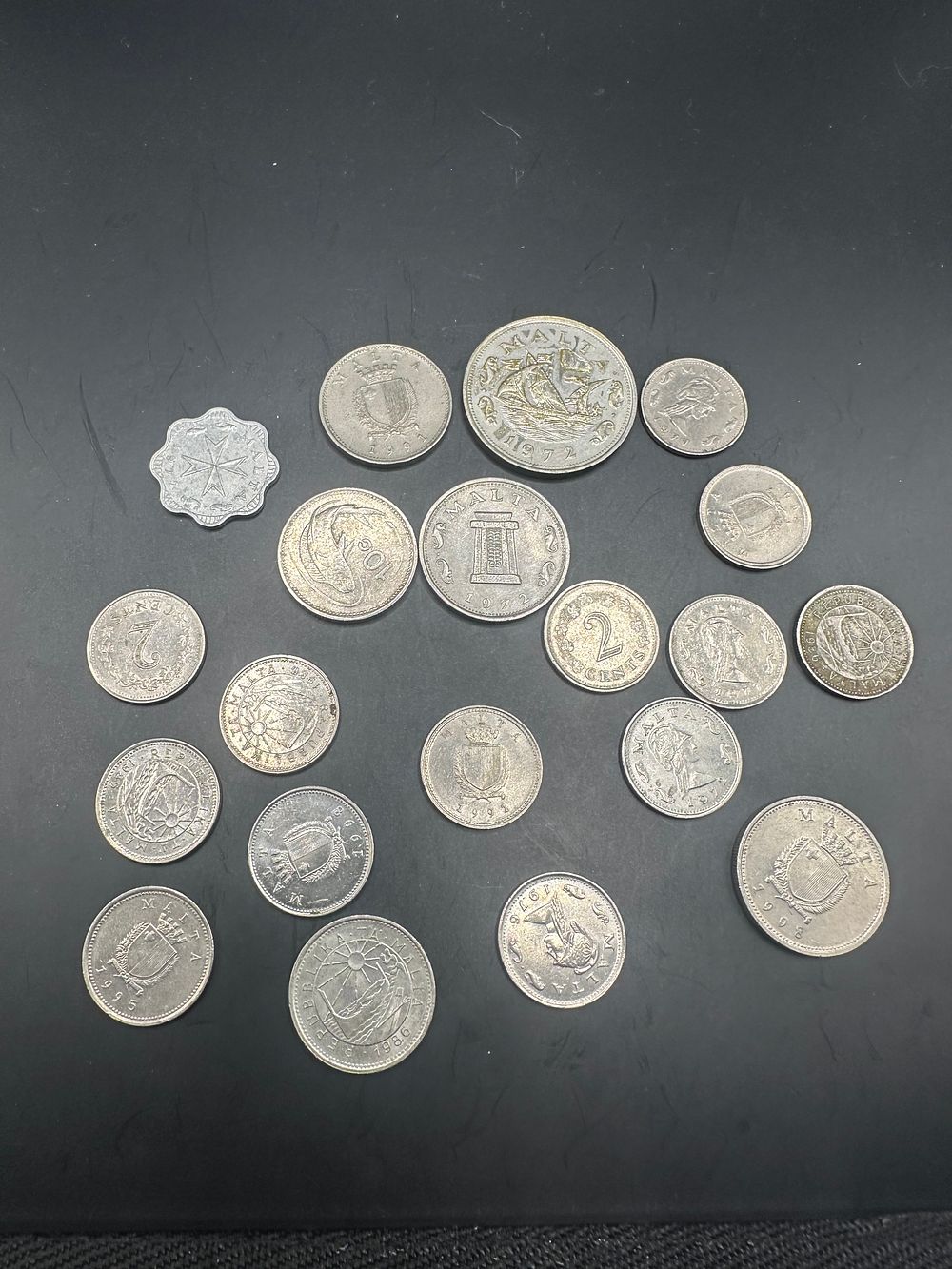 Lot 260: Mixed lot of old Malta coins as pictured 